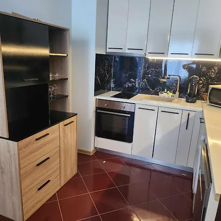 на център Apartment *
